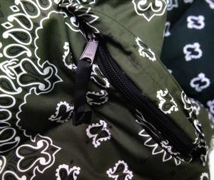 Veste matelassée de créateur haut de gamme pour homme, en laine peignée, coupe-vent, respirante, écologique, noire unie, style bandana, pour l'hiver - Product Image 4