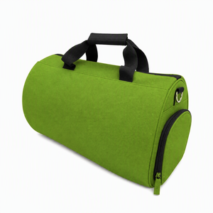 Bolsa Deportiva Negra para Gimnasio y Yoga, Resistente al Agua, Bolsa de Viaje con Correa para el Hombro, Estilo Minimalista, para Todas las Estaciones, Reciclable - Product Image 5