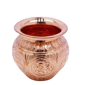 Vase en laiton poli Kalash pour les cérémonies hindoues, le culte du temple, la décoration spirituelle et l'usage traditionnel à la maison, finition artistique - Product Image 1