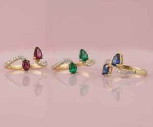 แหวนทองคำ 14KT สีเหลืองทอง ได้รับการรับรองจาก Toi-et-Moi ประดับมรกตธรรมชาติและเพชร - Product Image 3
