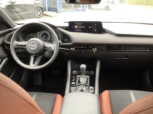 Mazda 3 2025 Usado, 6 Cilindros, Potencia (140hp), Combustible: Gasolina, 4x4, 4x2, 2 Ejes, 2.5L, Euro 6d, Transmisión Automática, Volante a la Izquierda - Product Image 2