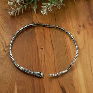 สร้อยคอชุบเงินรูปงูแบบวินเทจ สร้อยคอทองเหลืองลายงูแบบเปิด สร้อยคอแบบทอร์คสไตล์โกธิค เครื่องประดับรูปสัตว์ - Product Image 1