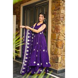 Vestido Anarkali con Dupatta y Pantalón, Elegante para Fiestas Nocturnas - Product Image 4