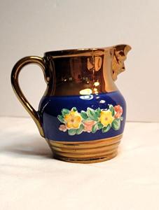 Jarra decorativa con acabado en cobre y arte floral esmaltado, perfecta para la cocina, comedor y como regalo, hecha a mano en India. - Product Image 4