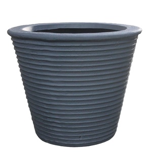 KNT Creations – Pot suspendu en fibre de verre léger et durable, design classique et moderne, texture lisse, pour plantes d'intérieur et d'extérieur - Product Image 1