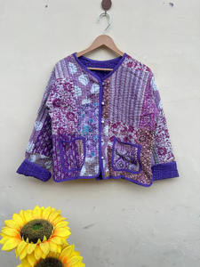 Abrigo largo Kantha, abrigo marrón acolchado bohemio Kantha para mujeres indias, patrón de Chaqueta abierta frontal a rayas de longitud corta para invierno - Product Image 4