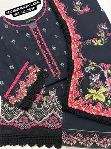 MAUSUMMERY LAWN VOL-2 Ensemble 3 pièces brodé prêt-à-porter en coton pour fête d'été, comprenant chemise, dupatta et salwar en dentelle - Product Image 3