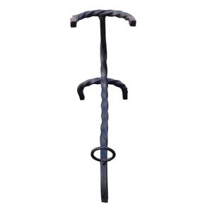 Soporte de hierro para cuerno Vikingo. Un soporte de hierro para un cuerno proporciona una base estable y vertical para tu recipiente. - Product Image 4