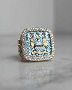 แหวนแต่งงานประดับเพชรโมอิสซาไนต์แบบ Iced Out สำหรับแหวนเงินแท้ 925 รับรองคุณภาพ สไตล์ฮิปฮอป แหวนแชมป์เปี้ยนแบบกำหนดเองได้สำหรับทั้งชายและหญิง - Product Image 4