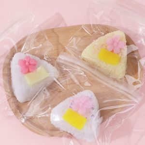 Juguete de simulación de sushi súper suave y de aspecto desgastado, divertido para amasar, simulación de comida, rollo de arroz y verduras, flor de cerezo, juguete de alta estética - Product Image 2