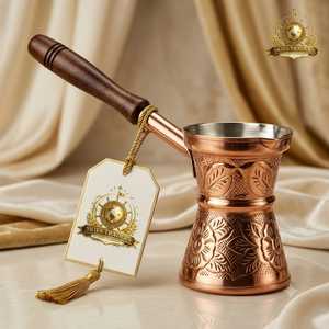 Cezve Ibrik en cuivre martelé, chauffe-lait pour cuisinière, avec poignée en bois foncé, pour café turc, grec et arabe - Product Image 3