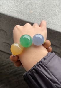 Brazalete de Resina Hecho a Mano Personalizado, Accesorio de Joyería Moderna para Mujer, Diseño de Espiral Colorido, Venta al Por Mayor - Product Image 6
