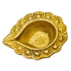 Fait à la main 1 "petit Diya rituel en laiton pour la décoration intérieure fabriqué en Inde pour les cadeaux - Product Image 1
