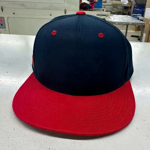 Gorra Snapback de Dos Tonos con Logotipo Bordado Personalizado al por Mayor, Estilo Hip Hop, de Sarga de Algodón, con Visera Plana, Estructurada, Estilo Béisbol Urbano para Hombre - Product Image 5