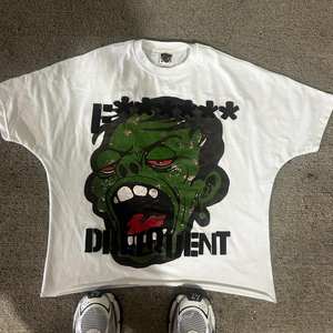 Camiseta de Punto 100% Algodón con Cristales de Imitación y Estampado Gráfico 3D, Transpirable y Ecológica - Product Image 1