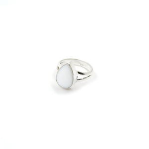Anillo de Ágata Blanca con Corte Checker de 10x14mm, Bañado en Plata con Acabado Mate, Estilo Boho Minimalista para Uso Diario - Product Image 4