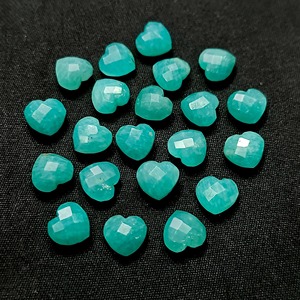 Pierre précieuse naturelle Amazonite en forme de cœur, facettée, 10 mm, pendentif cœur sculpté à la main, pierre en vrac, vente en gros, fabrication de bijoux - Product Image 2
