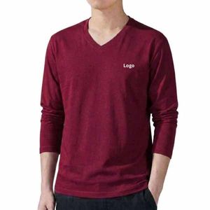 เสื้อยืดคอวีแขนยาวทรงหลวมสำหรับผู้ชายแบบสั่งทำพิเศษ ขายส่ง ผลิตจากผ้าฝ้าย 100% ระบายอากาศได้ดี แห้งเร็ว คุณภาพสูง - Product Image 4