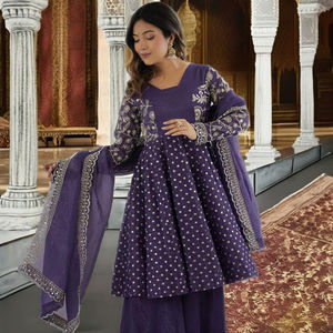 ชุดอนาร์กาลีปักลายพร้อมใส่สำหรับผู้หญิงในเทศกาลต่างๆ - Product Image 2