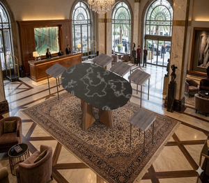 ชุดโต๊ะรับประทานอาหารหินอ่อนสีดำรูปวงรีสุดหรู โต๊ะรับประทานอาหารฐานโลหะทันสมัยสำหรับบ้านและโครงการโรงแรม - Product Image 1