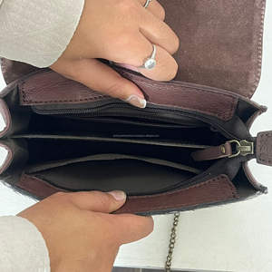 Fashionable Customized Tooled Cowhide Leather Crossbody Luxury Messenger Purse Checkered Floral Pattern Wholesale for Women's - Product Image 6