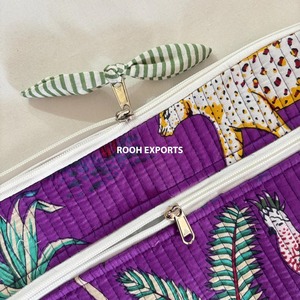 Étui pour ordinateur portable en coton matelassé fait main avec bandoulière et fermeture éclair, design tendance pour le shopping - Product Image 4