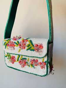 กระเป๋าถือทรงสี่เหลี่ยมผ้าฝ้ายปักลายดอกไม้ประดับลูกปัดแก้วทำมือ ALI FASHION ART AFA-03 สีเขียว ชมพู ขาว งานปักโพลีเอสเตอร์ - Product Image 1
