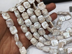 Perles naturelles de forme carrée, 15-16 mm, vendues par brin de 15 pouces - Product Image 4