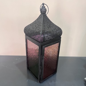 โคมไฟแขวนเหล็กสไตล์โมร็อกโกแกะสลักลายด้วยมือ พร้อมกระจกสี วินเทจ ตกแต่งบ้าน งานแต่งงาน รอมฎอน - Product Image 4