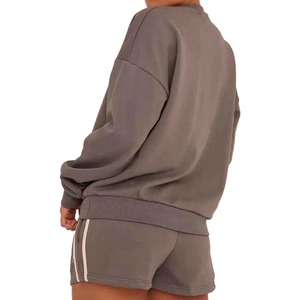 Ensemble 2 pièces pour femmes en coton 100% - Sweat-shirt à col rond gris et short - Couleur unie - Coupe ample - Tenue décontractée en coton tricoté pour toutes les saisons - Product Image 4