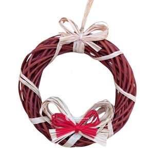 Guirlande de Noël festive personnalisée en rotin chinchilla, ruban fait main, lierre suspendu, écologique et sûr, non toxique - Product Image 1