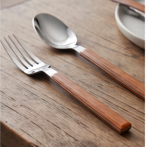 Ensemble de couverts minimalistes en acier inoxydable avec manche en bois, couteau, fourchette, cuillère, passe au lave-vaisselle, vaisselle de mariage - Product Image 2