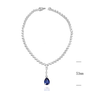 Boucles d'oreilles pendantes en laiton vert à la mode CZ Pear pour femmes - Product Image 5