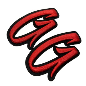 Parches Metálicos Ecológicos Tejidos - Parches Bordados con Diseño Damasco y Cruz Dorada para Coser, Logotipo Personalizado, Colores a Elección, Alfabeto Inglés para Sombreros - Product Image 1