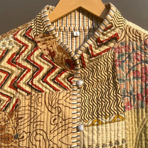 Chaqueta india hecha a mano 100% algodón, ecológica, acolchada, antiarrugas, transpirable, de secado rápido, con estampado digital, bolsillo frontal y cuello redondo. - Product Image 1