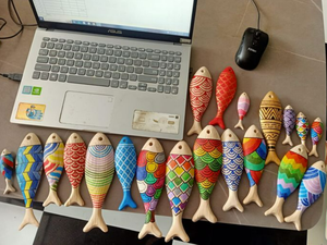 Juguetes de Madera Hechos a Mano con Forma de Pez: Juego de Habilidades Motoras Waldorf Montessori, Arte de Pared 3D Pintado/Sin Pintar y Regalos de Nacimiento Personalizados. - Product Image 2