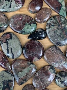 ทับทิม zoisite Cabochon ขายในปริมาณมากกิโลกรัมกิโลกรัมกิโลกรัมกิโลกรัมกิโลกรัมกิโลกรัมกิโลกรัมกิโลกรัมกิโลกรัมกิโลกรัมกิโลกรัม - Product Image 6