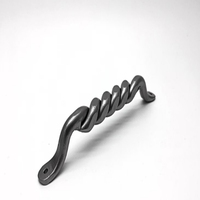 Poignée torsadée de 7 pouces, poignée de meuble forgée à la main, poignées de porte rustiques, poignée forgée de style ancien par un fermeur