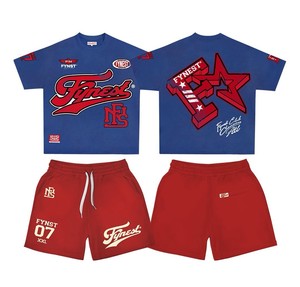 Ensemble T-shirt graphique surdimensionné personnalisé pour homme en coton délavé, impression DTG, style streetwear, avec short baggy à double taille, tenue décontractée - Product Image 1