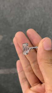 แหวนหมั้นเพชรทรงเหลี่ยมมรกตทองคำขาว 14K ปรับขนาดได้ เครื่องประดับแต่งงานสำหรับทั้งชายและหญิง - Product Image 3