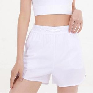 Ensemble de yoga unisexe blanc : Crop top à col rond, short taille haute et brassière, 100% coton, anti-humidité, taille élastique, sans manches - Product Image 3