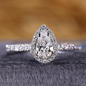Bague de fiançailles solitaire vintage en or blanc 14K 18K avec diamant de laboratoire taille poire certifié IGI, bijoux fins - Product Image 1