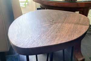 Table d'appoint en bois massif à bord naturel avec pieds en métal style hairpin, table d'appoint rustique moderne, meuble naturel pour salon et chambre - Product Image 4