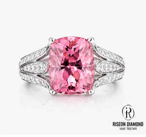 แหวนหมั้นเพชรทรงรัศมีสีชมพู 18K ทองคำขาว เพชรเพาะเลี้ยงในห้องปฏิบัติการ ดีไซน์แหวนแยกส่วนประดับเพชรทรงกลมเจียระไนแบบบริลเลียนท์ หรูหรา เหมาะสำหรับวันครบรอบ - Product Image 1