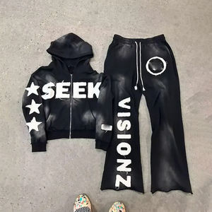 Conjunto Deportivo con Sudadera con Pedrería y Pantalones de Campana - Product Image 4