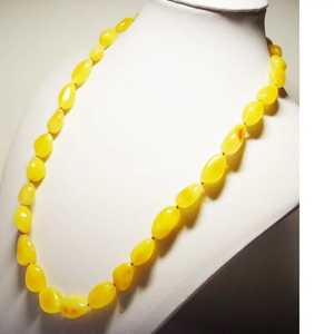 Collier de Noël de haute qualité, écologique, peint à la main, en résine rouge multicolore, à thème ange, pour femmes et filles - Product Image 1