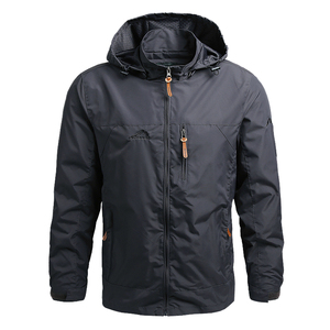 Veste coupe-vent imperméable à capuche pour homme, couleur verte, style sportif, avec poche zippée sur le devant. - Product Image 3