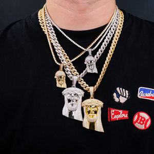 AMBER JEWELS Collier pendentif unisexe Hip Hop en or massif 14K, thème culture en laboratoire, avec chaîne en alliage de zinc plaqué or et strass en cristal - Product Image 1