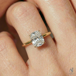 Anillo de compromiso de moissanita con corte cojín y banda solitaria en plata chapada en rodio con engaste invisible para mujer, regalo para fiesta de bodas - Product Image 5
