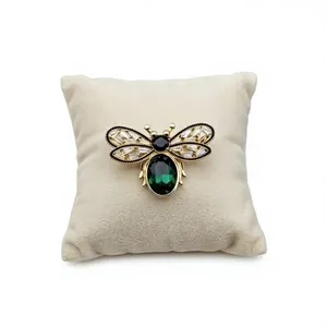 Broche Abeille Vintage Dorée avec Cristal Vert et Strass Transparent, Épingle de Revers Plaquée, Bijou pour Mariage, Fiançailles, Femmes et Hommes - Product Image 1